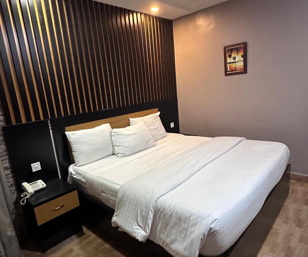 Msquare Hotel Gra Икеджа Екстериор снимка