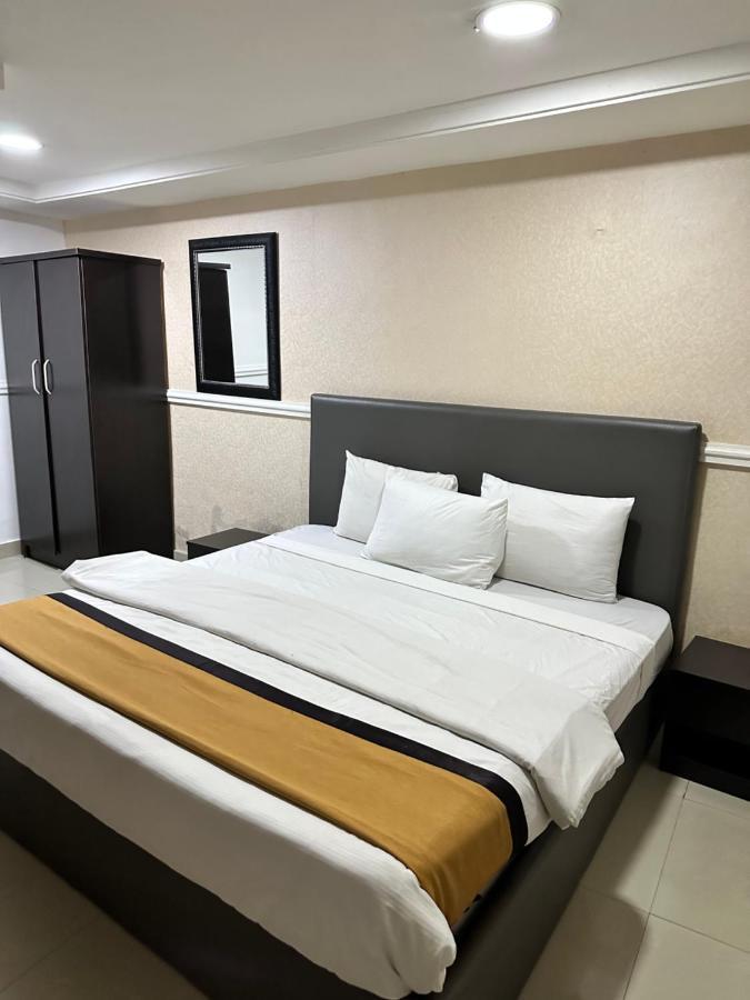 Msquare Hotel Gra Икеджа Екстериор снимка