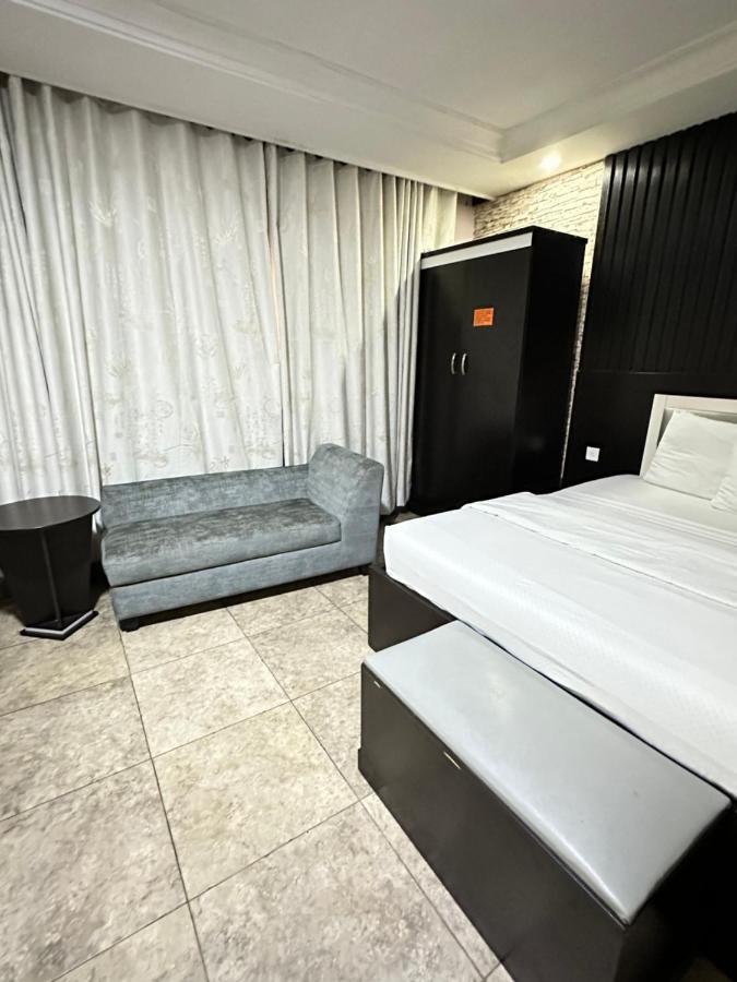 Msquare Hotel Gra Икеджа Екстериор снимка