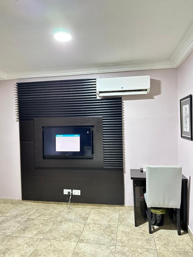 Msquare Hotel Gra Икеджа Екстериор снимка