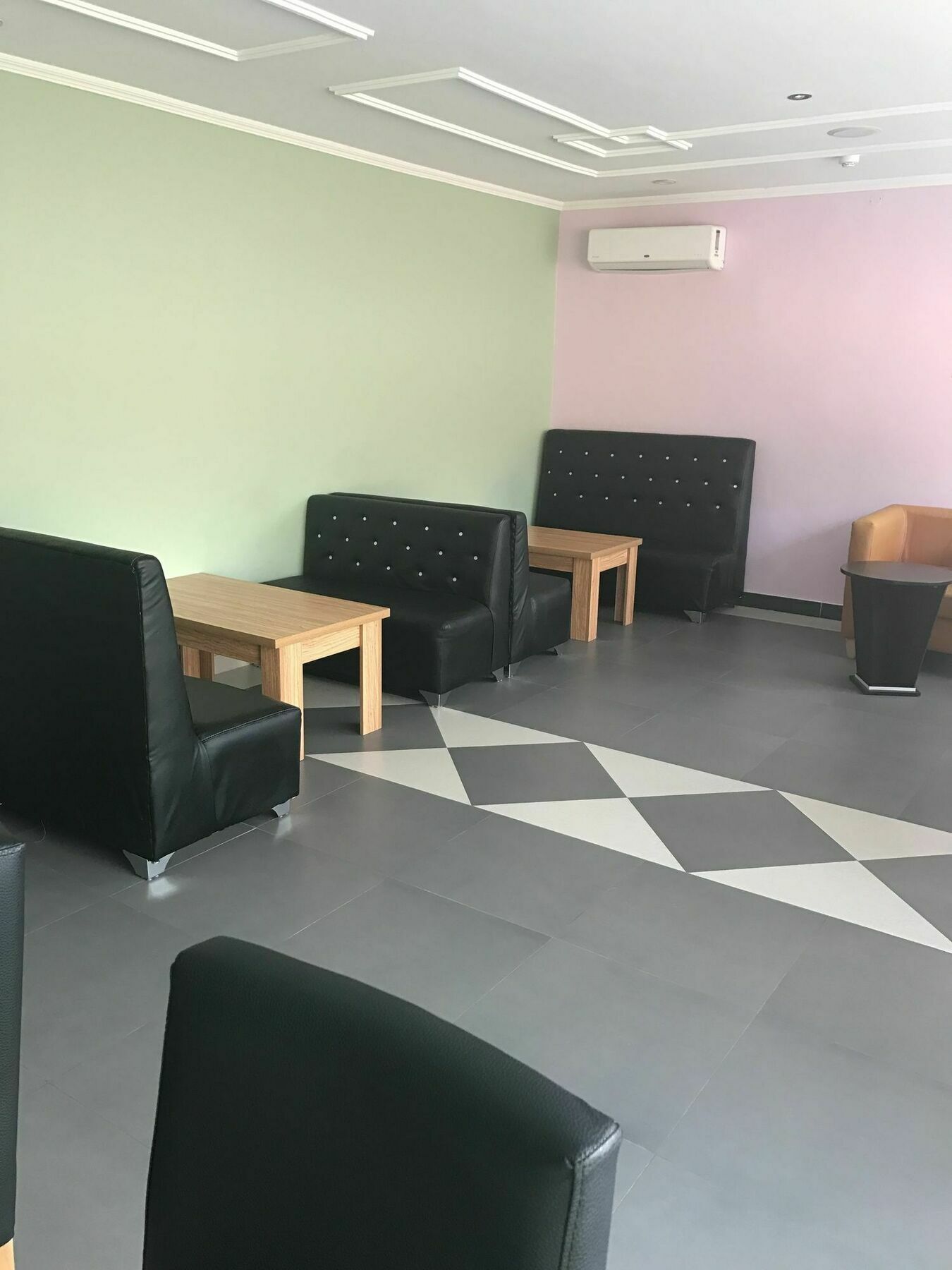 Msquare Hotel Gra Икеджа Екстериор снимка