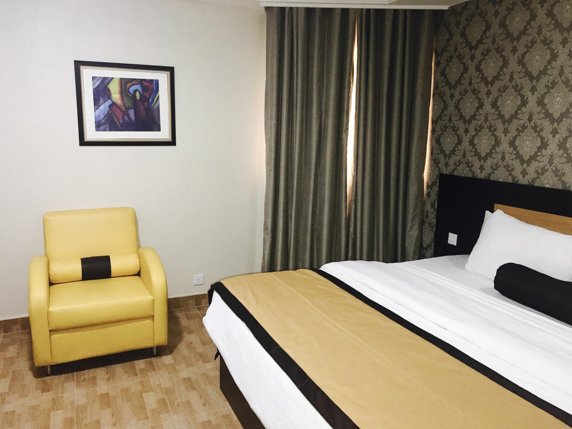 Msquare Hotel Gra Икеджа Екстериор снимка