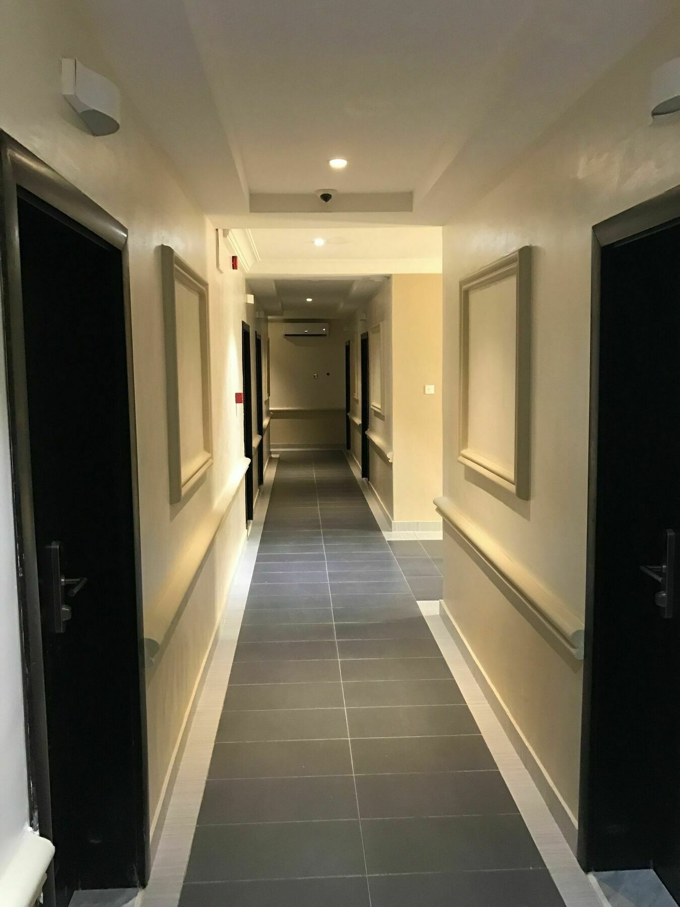 Msquare Hotel Gra Икеджа Екстериор снимка