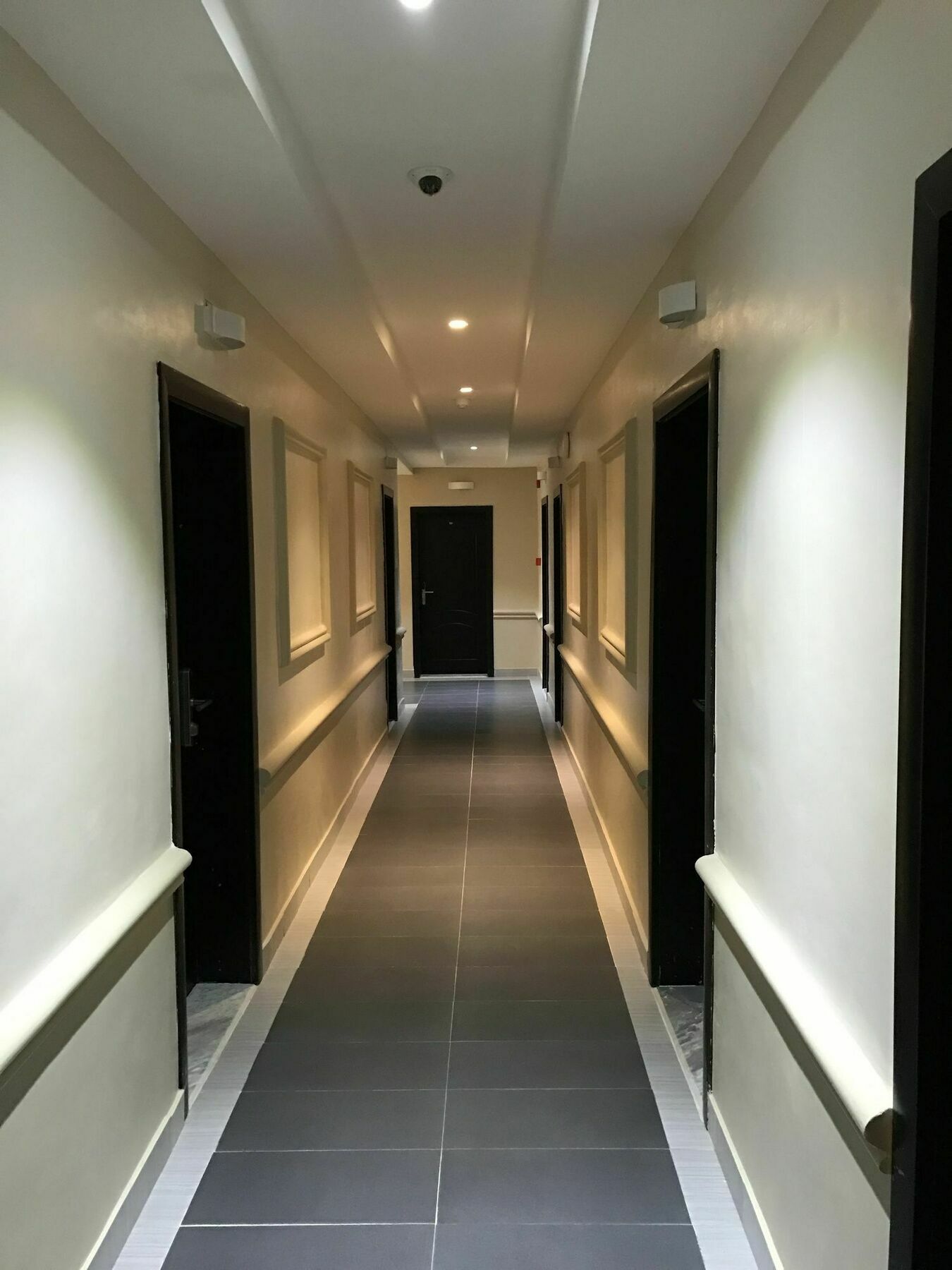 Msquare Hotel Gra Икеджа Екстериор снимка