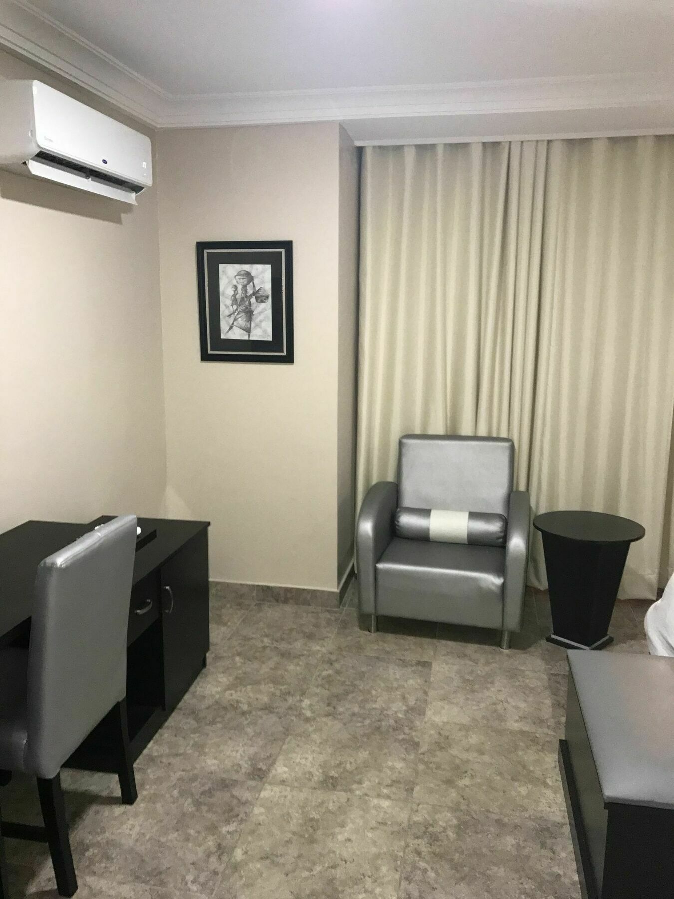 Msquare Hotel Gra Икеджа Екстериор снимка